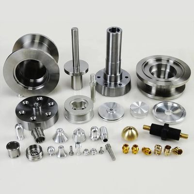 O CNC feito sob encomenda de aço inoxidável parte as peças sobresselentes fazendo à máquina de alumínio que anodizam